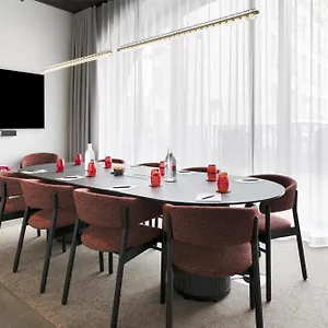 Radisson Red Otel